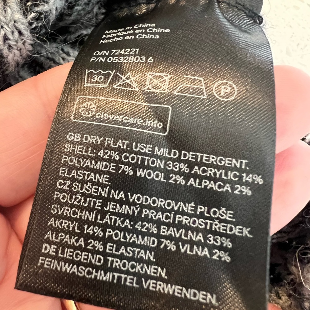 H&M Gray Ribbed Crew Neck Sweater - Picture 11 of 11